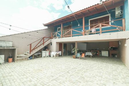 Casa à venda com 200m², 2 quartos e 5 vagas Casa à venda com 200m², 2 quartos e 5 vagasQuintal