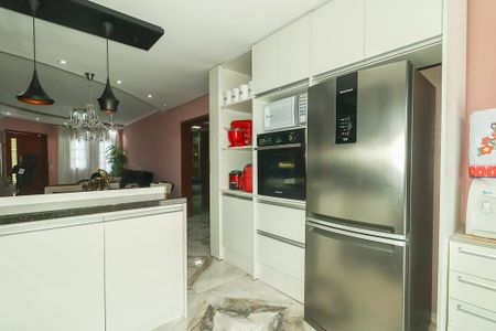 Casa à venda com 200m², 2 quartos e 5 vagas Casa à venda com 200m², 2 quartos e 5 vagasCozinha