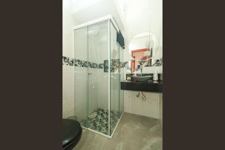 Casa à venda com 200m², 2 quartos e 5 vagas Casa à venda com 200m², 2 quartos e 5 vagasBanheiro