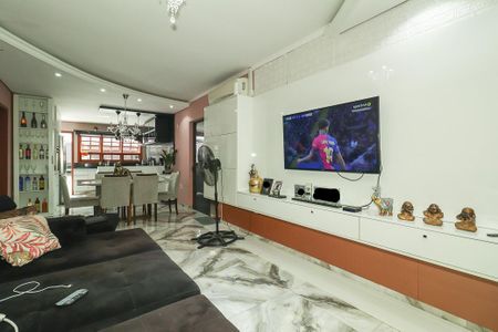 Casa à venda com 200m², 2 quartos e 5 vagas Casa à venda com 200m², 2 quartos e 5 vagasSala