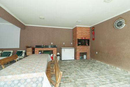 Casa à venda com 200m², 2 quartos e 5 vagas Casa à venda com 200m², 2 quartos e 5 vagasChurrasqueira