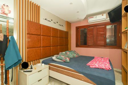 Casa à venda com 200m², 2 quartos e 5 vagas Casa à venda com 200m², 2 quartos e 5 vagasSuíte