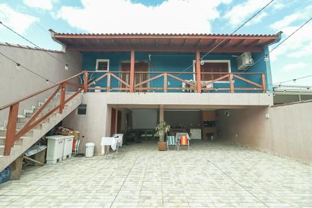 Casa à venda com 200m², 2 quartos e 5 vagas Casa à venda com 200m², 2 quartos e 5 vagasQuintal