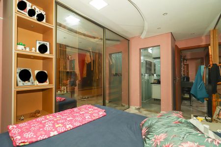 Casa à venda com 200m², 2 quartos e 5 vagas Casa à venda com 200m², 2 quartos e 5 vagasSuíte