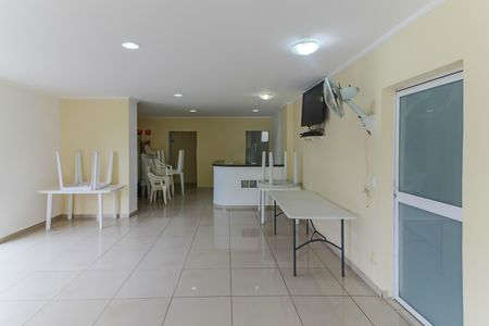 Apartamento para alugar com 65m², 2 quartos e 2 vagasÁrea comum - Salão de festas