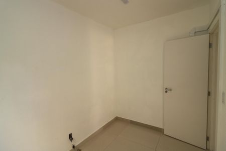 Casa à venda com 347m², 4 quartos e 6 vagas Casa à venda com 347m², 4 quartos e 6 vagasQuarto de Serviço