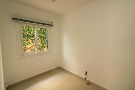 Casa à venda com 347m², 4 quartos e 6 vagas Casa à venda com 347m², 4 quartos e 6 vagasQuarto de Serviço