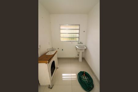 Casa à venda com 347m², 4 quartos e 6 vagas Casa à venda com 347m², 4 quartos e 6 vagasÁrea de Serviço