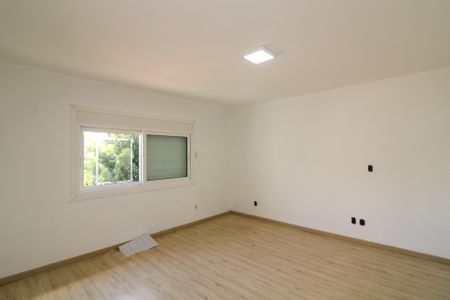 Casa à venda com 347m², 4 quartos e 6 vagas Casa à venda com 347m², 4 quartos e 6 vagasQuarto Suíte