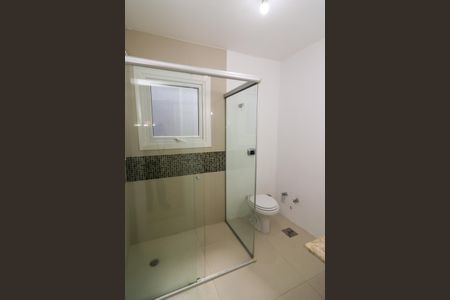 Casa à venda com 347m², 4 quartos e 6 vagas Casa à venda com 347m², 4 quartos e 6 vagasBanheiro Social