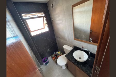 Casa de condomínio à venda com 102m², 3 quartos e 2 vagasbanheiro 2