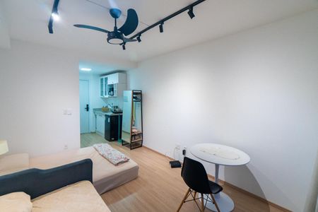 Studio para alugar com 27m², 1 quarto e sem vaga Studio para alugar com 27m², 1 quarto e sem vagaSala/Quarto
