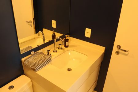 Apartamento para alugar com 62m², 2 quartos e 2 vagasBanheiro