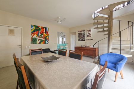 Apartamento para alugar com 290m², 4 quartos e 2 vagas Apartamento para alugar com 290m², 4 quartos e 2 vagasSala