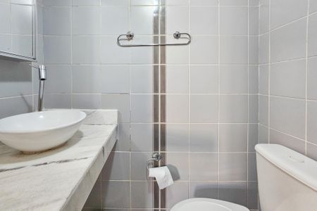 Apartamento para alugar com 290m², 4 quartos e 2 vagas Apartamento para alugar com 290m², 4 quartos e 2 vagasBanheiro 2