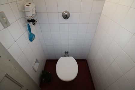 Casa à venda com 150m², 3 quartos e 1 vagaÁrea de Serviço - Banheiro