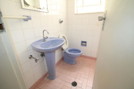 Casa à venda com 150m², 3 quartos e 1 vagaBanheiro 1