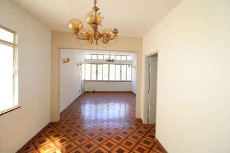 Casa à venda com 150m², 3 quartos e 1 vagaSala