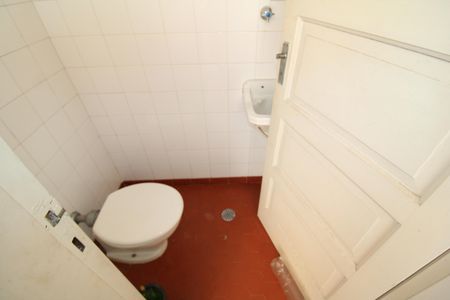 Casa à venda com 150m², 3 quartos e 1 vagaÁrea de Serviço - Banheiro