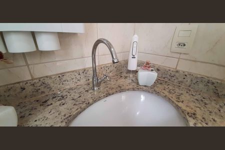 Apartamento à venda com 65m², 3 quartos e 1 vaga Apartamento à venda com 65m², 3 quartos e 1 vagaBanheiro da Suíte