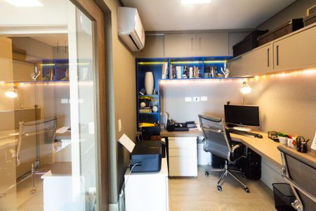 Apartamento à venda com 156m², 3 quartos e 3 vagasEscritório