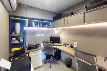 Apartamento à venda com 156m², 3 quartos e 3 vagasEscritório