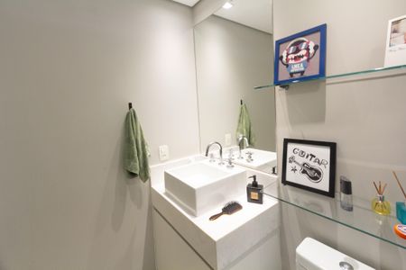 Apartamento à venda com 156m², 3 quartos e 3 vagasBanheiro da Suíte 1