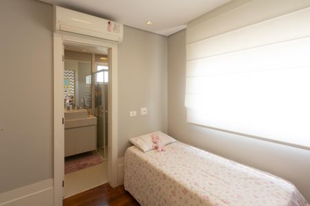 Apartamento à venda com 156m², 3 quartos e 3 vagasSuíte 2