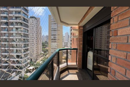 Apartamento à venda com 240m², 3 quartos e 3 vagasVaranda da Suíte 3