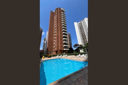 Apartamento à venda com 240m², 3 quartos e 3 vagasÁrea comum - Piscina