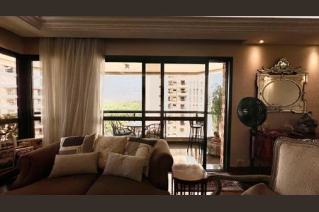 Apartamento à venda com 240m², 3 quartos e 3 vagasVaranda da Sala