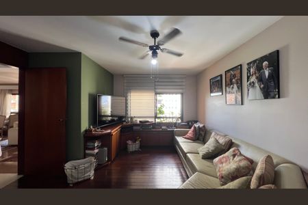 Apartamento à venda com 240m², 3 quartos e 3 vagasSala de TV