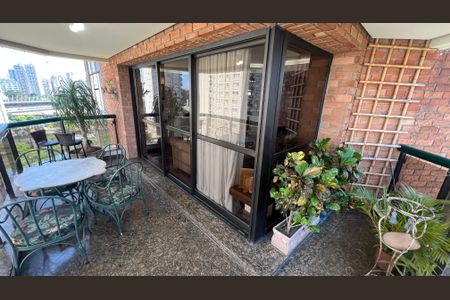 Apartamento à venda com 240m², 3 quartos e 3 vagasVaranda gourmet