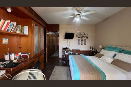 Apartamento à venda com 240m², 3 quartos e 3 vagasSuíte 3