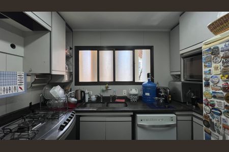 Apartamento à venda com 240m², 3 quartos e 3 vagasCozinha