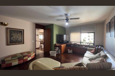 Apartamento à venda com 240m², 3 quartos e 3 vagasSala de TV