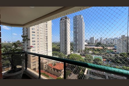 Apartamento à venda com 240m², 3 quartos e 3 vagasVaranda da Suíte 3