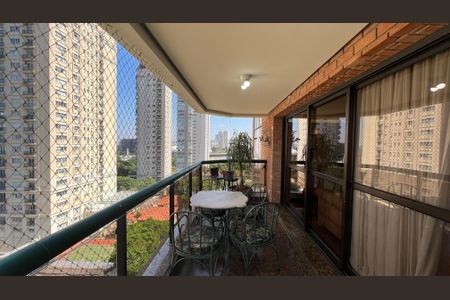 Apartamento à venda com 240m², 3 quartos e 3 vagasVaranda gourmet