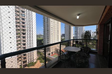 Apartamento à venda com 240m², 3 quartos e 3 vagasVaranda gourmet