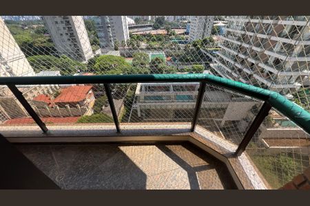 Apartamento à venda com 240m², 3 quartos e 3 vagasVaranda da Suíte 3 