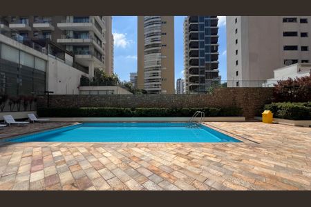 Apartamento à venda com 240m², 3 quartos e 3 vagasÁrea comum - Piscina