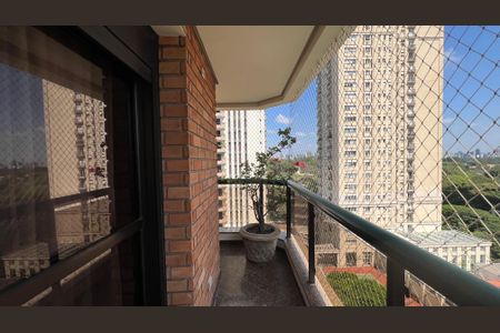 Apartamento à venda com 240m², 3 quartos e 3 vagasVaranda da Suíte 3 