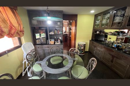 Apartamento à venda com 240m², 3 quartos e 3 vagasCopa