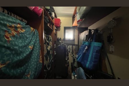 Apartamento à venda com 240m², 3 quartos e 3 vagasCloset da Suíte 3