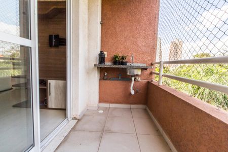 Apartamento para alugar com 55m², 2 quartos e 1 vaga Apartamento para alugar com 55m², 2 quartos e 1 vagaVaranda