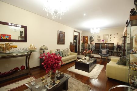 Apartamento à venda com 180m², 4 quartos e 2 vagasSala