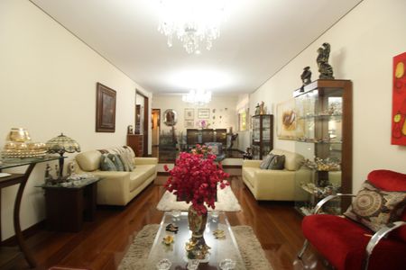 Apartamento à venda com 180m², 4 quartos e 2 vagasSala