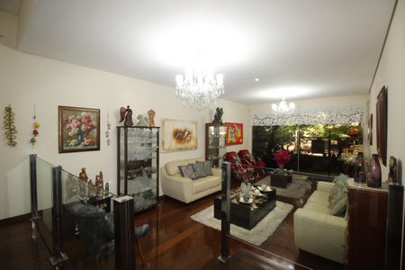 Apartamento à venda com 180m², 4 quartos e 2 vagasSala