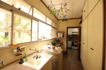 Apartamento à venda com 180m², 4 quartos e 2 vagasÁrea de serviço