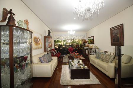 Apartamento à venda com 180m², 4 quartos e 2 vagasSala